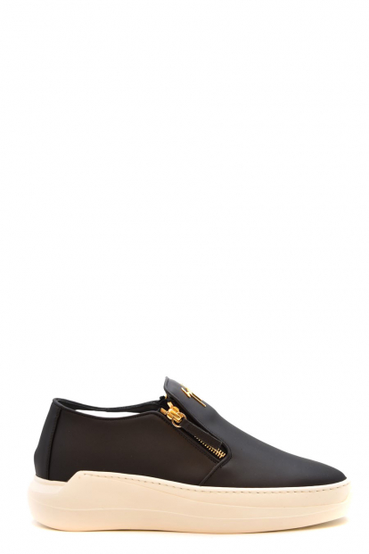 Luxury designers fashion outlet clothing bags shoes and